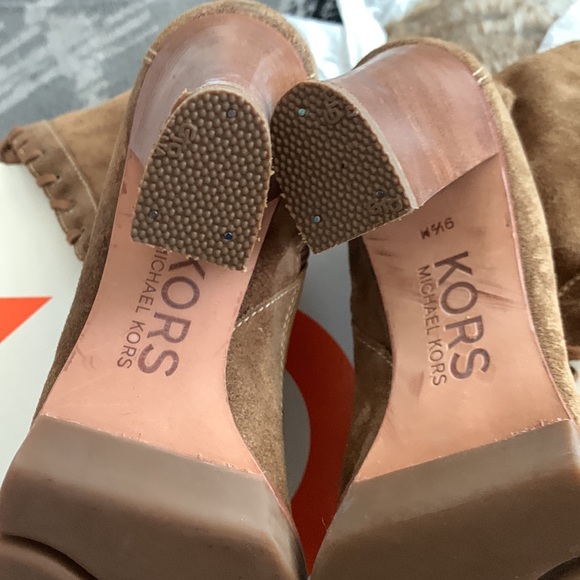 Kors Michael Kors Aquarius Suede Boots - Picture 6 of 14